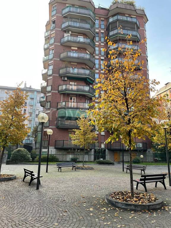 appartamento in affitto a Milano in zona Lorenteggio