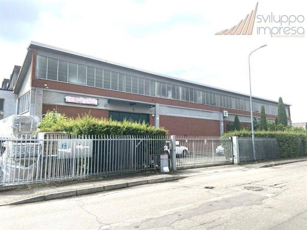 locale commerciale in affitto a Milano in zona Niguarda