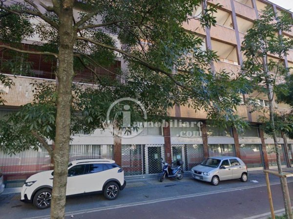 negozio in affitto a Milano