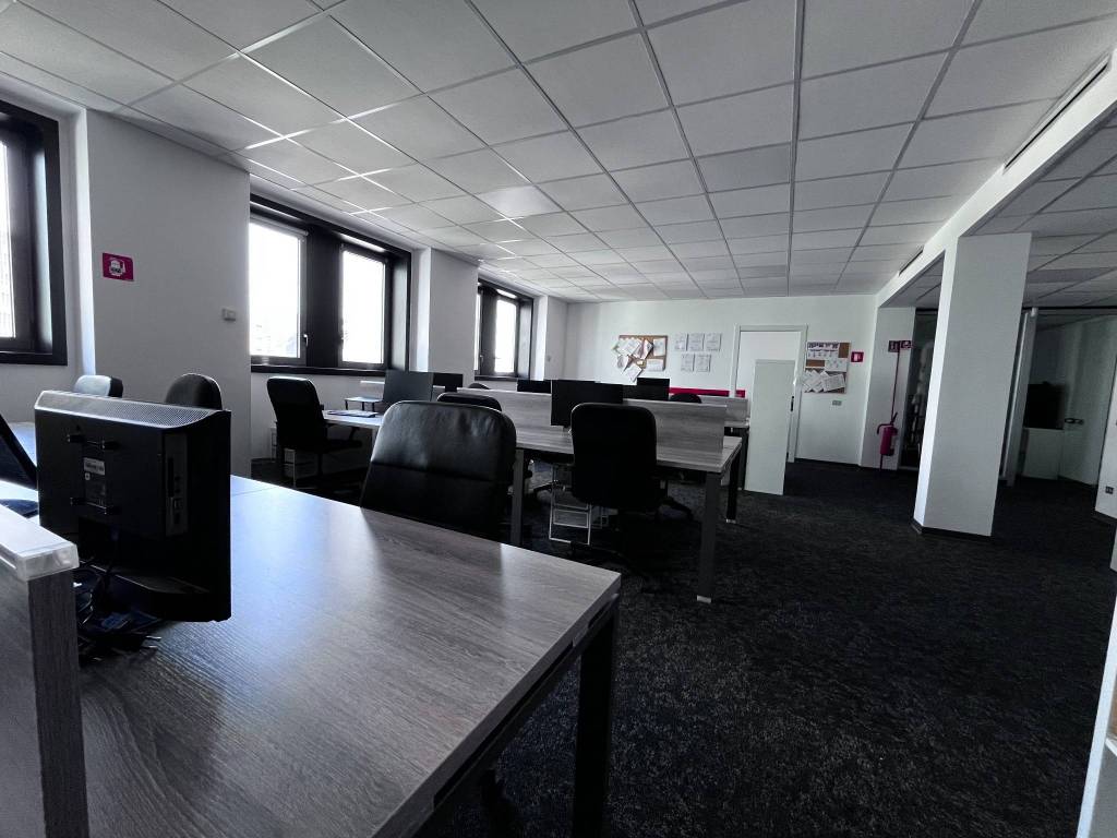 ufficio in affitto a Milano in zona Centro Direzionale