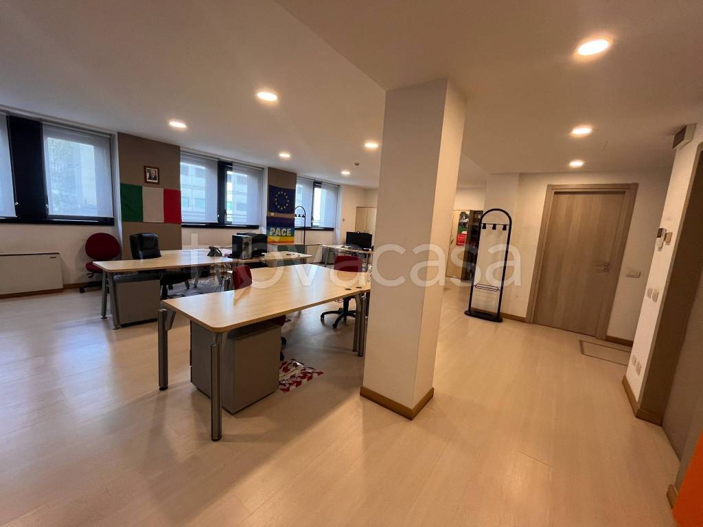 ufficio in affitto a Milano in zona Stazione Centrale