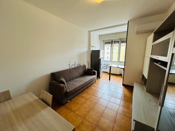 appartamento in affitto a Milano in zona Lorenteggio
