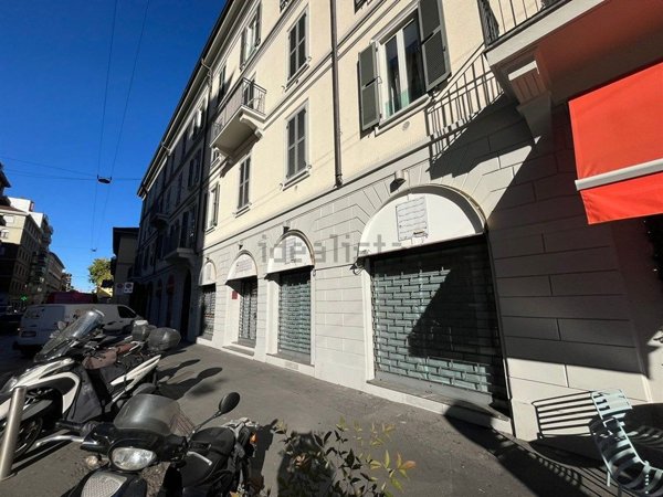 negozio in affitto a Milano in zona Guastalla
