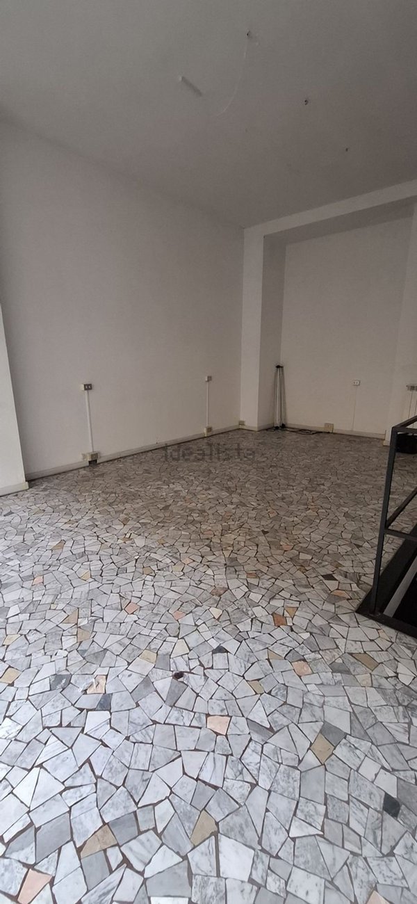 negozio in affitto a Milano