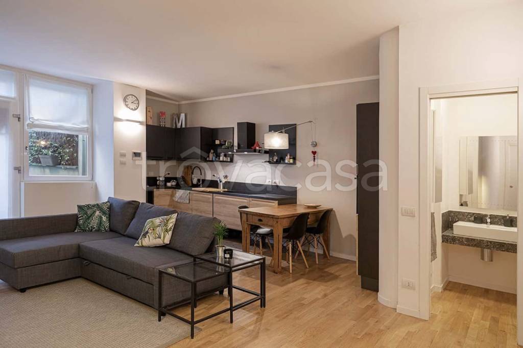 appartamento in affitto a Milano in zona Famagosta