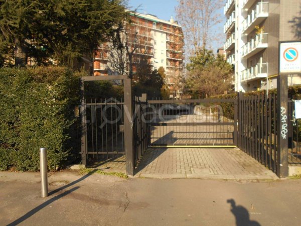 locale di sgombero in affitto a Milano