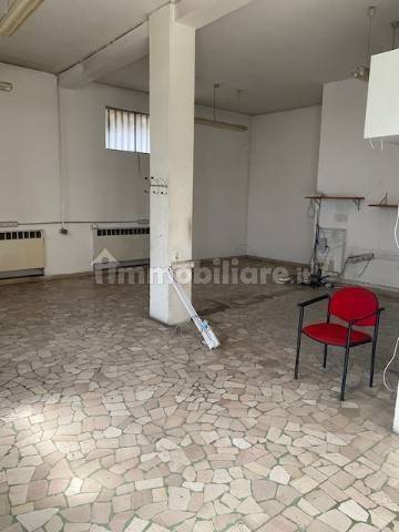 locale commerciale in affitto a Milano