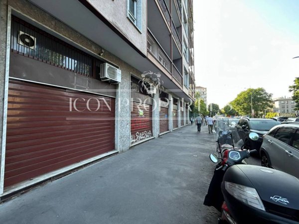 negozio in affitto a Milano in zona Isola