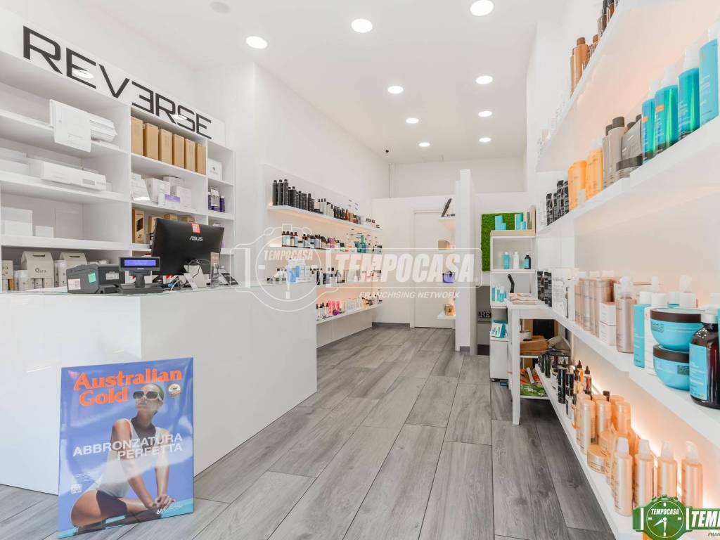 negozio in affitto a Milano in zona Centro Direzionale