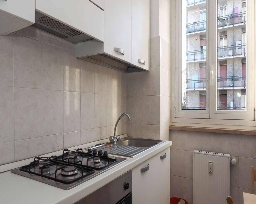 appartamento in affitto a Milano in zona Lorenteggio