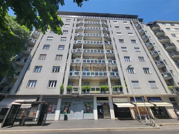 negozio in affitto a Milano