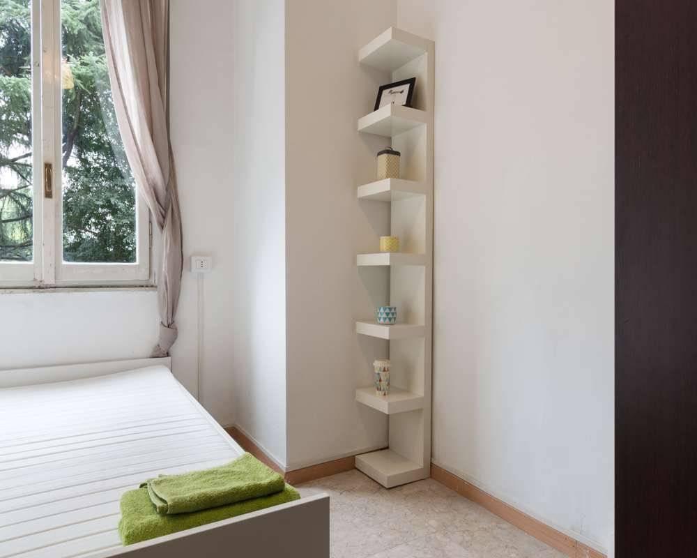 appartamento in affitto a Milano in zona Lorenteggio