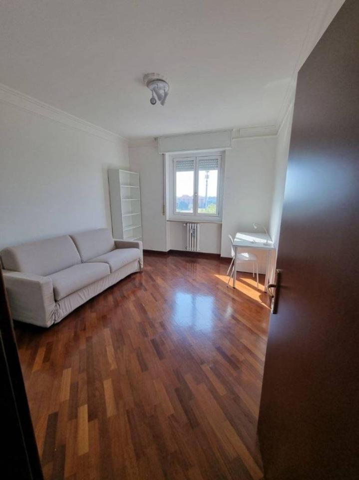 negozio in affitto a Milano in zona Restocco Maroni