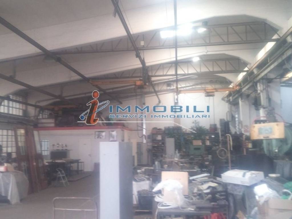 locale commerciale in affitto a Milano in zona Precotto