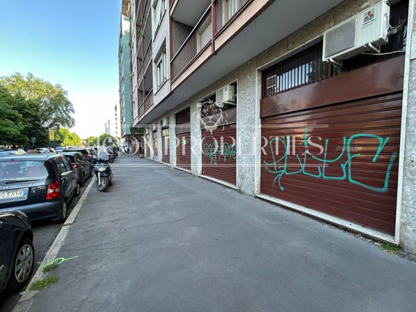 negozio in affitto a Milano