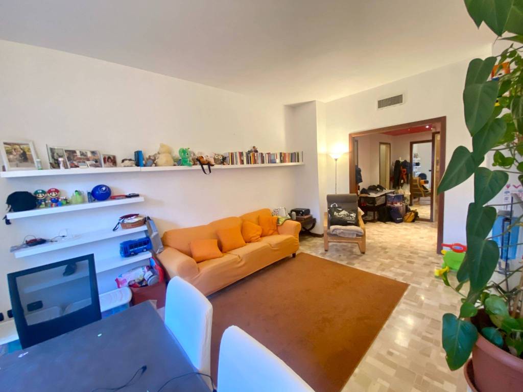 appartamento in affitto a Milano in zona Bullona