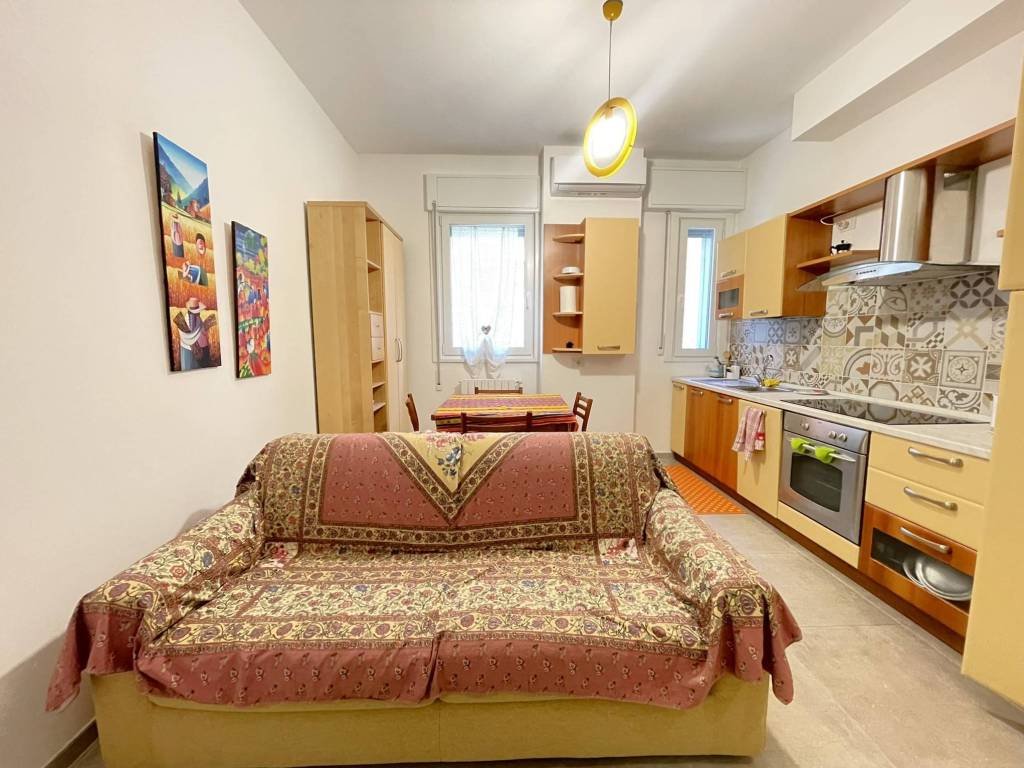 appartamento in affitto a Milano in zona Famagosta
