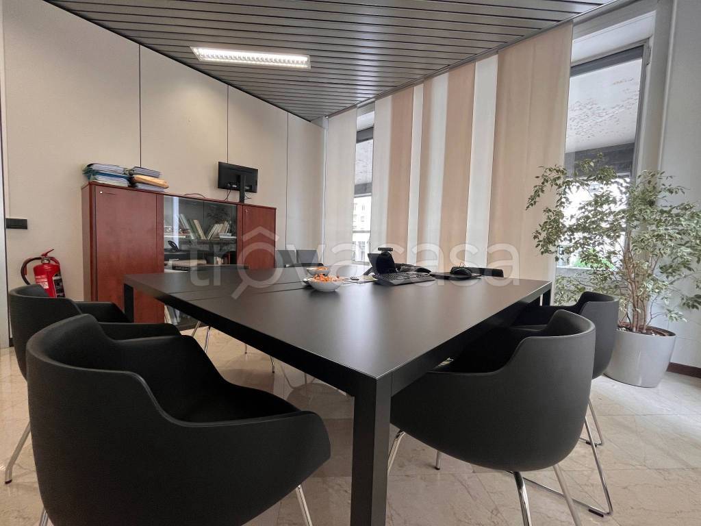 ufficio in affitto a Milano in zona Centro Direzionale