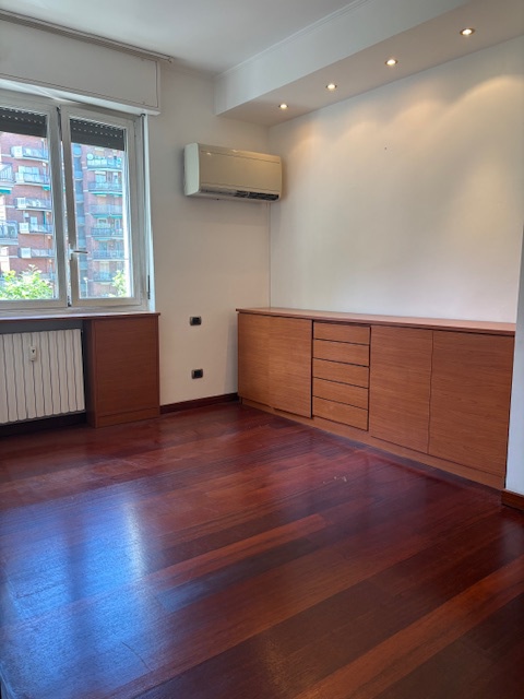 appartamento in affitto a Milano in zona Lorenteggio