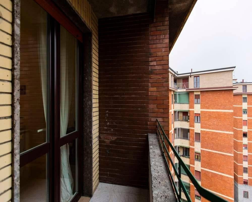 appartamento in affitto a Milano in zona Lorenteggio