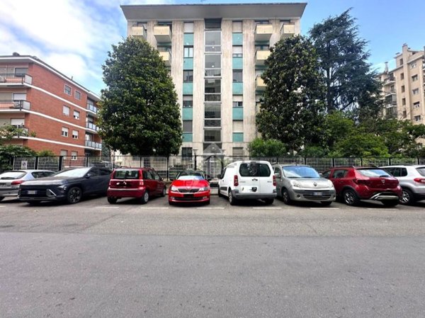 appartamento in affitto a Milano in zona Lorenteggio