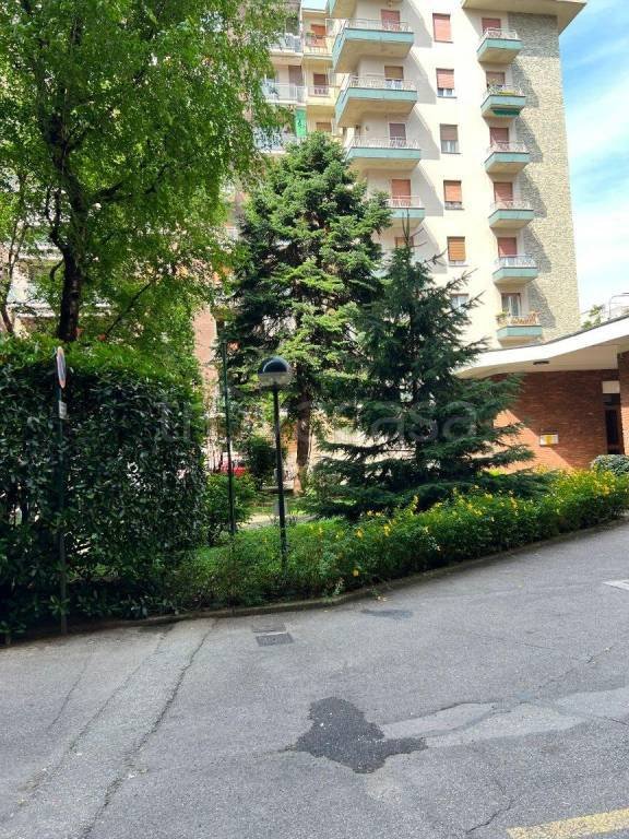 appartamento in affitto a Milano in zona Lorenteggio