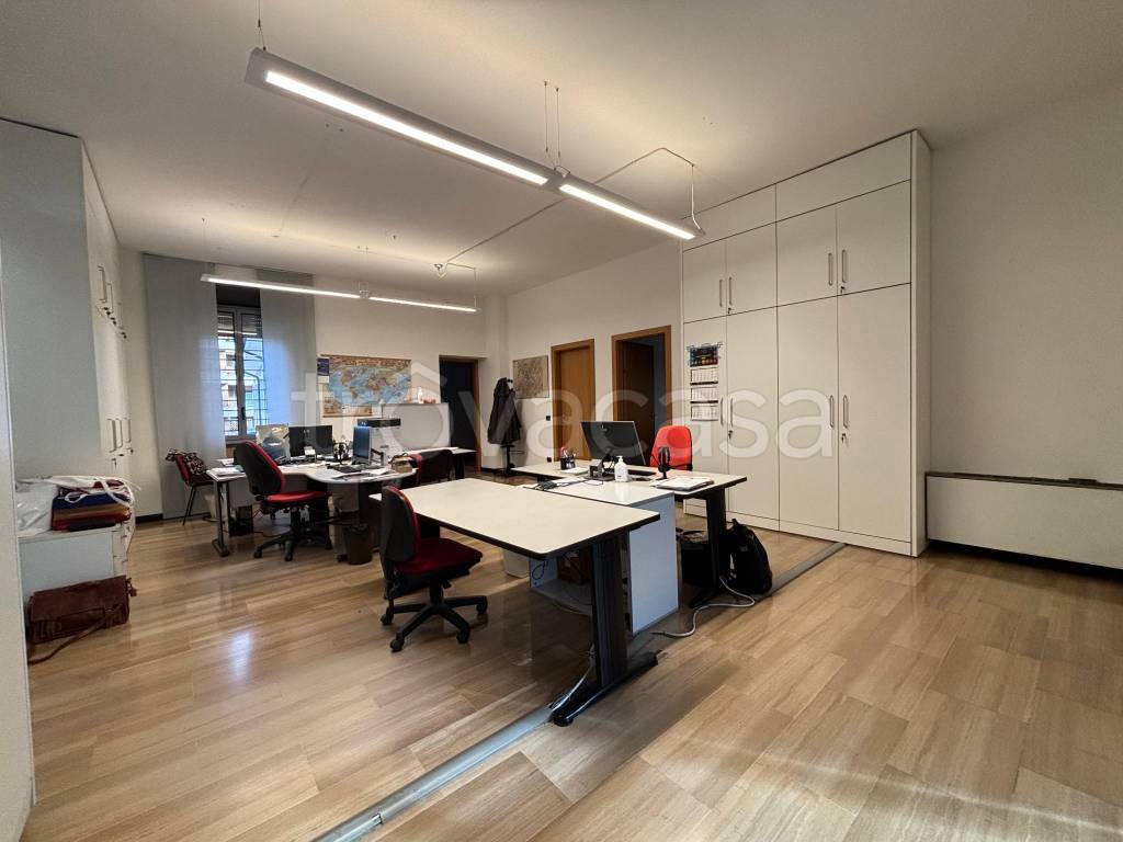 ufficio in affitto a Milano in zona Famagosta