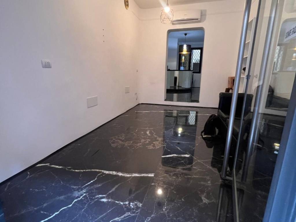 negozio in affitto a Milano