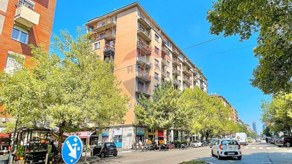 negozio in affitto a Milano in zona Solari