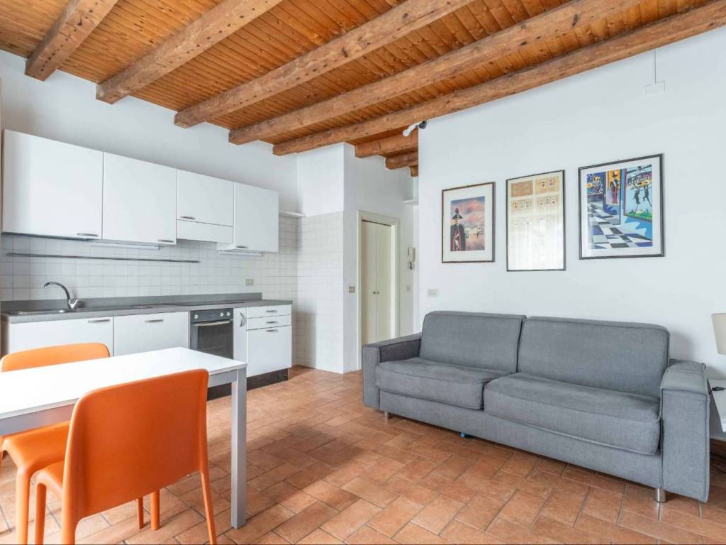 appartamento in affitto a Milano in zona Porta Genova