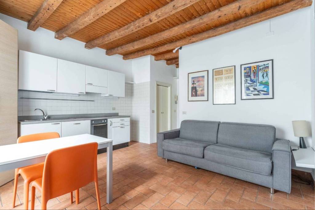 appartamento in affitto a Milano in zona Porta Genova
