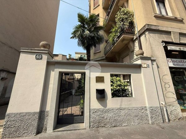 appartamento in affitto a Milano in zona Lorenteggio