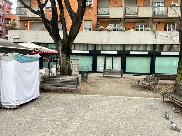negozio in affitto a Milano in zona Dergano