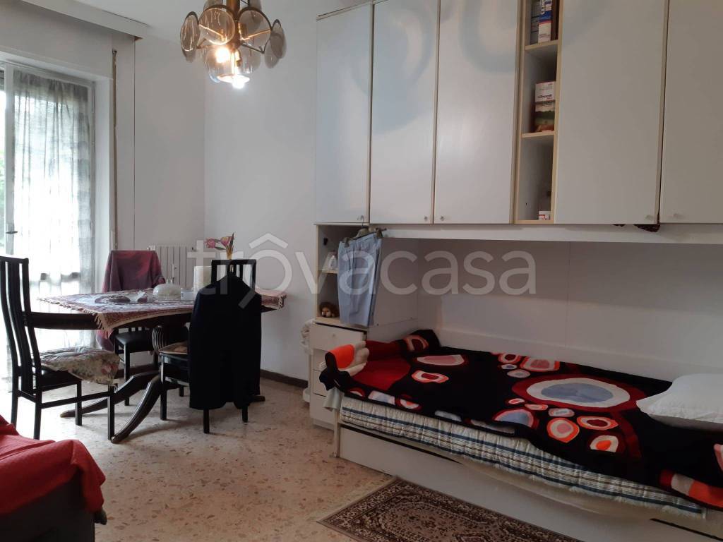 appartamento in affitto a Milano in zona Famagosta