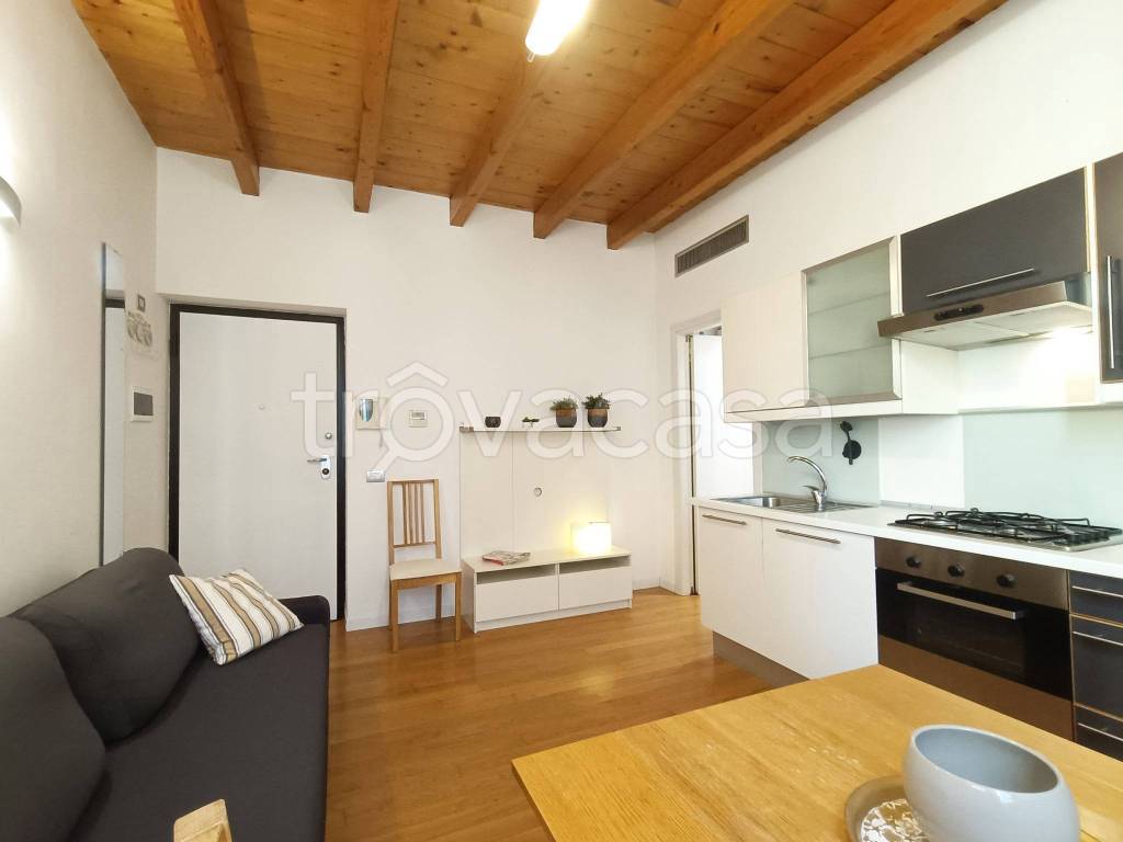 appartamento in affitto a Milano in zona Sant'Ambrogio