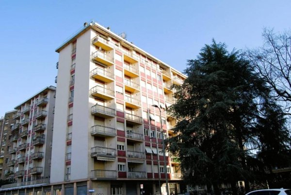 appartamento in affitto a Milano in zona Lorenteggio