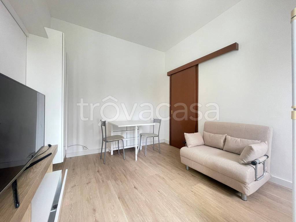 appartamento in affitto a Milano in zona Lorenteggio