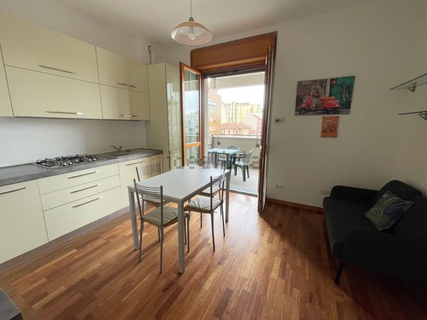 appartamento in affitto a Milano in zona Lorenteggio