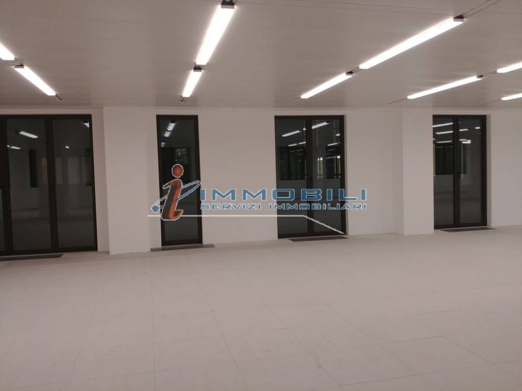 ufficio in affitto a Milano in zona Centro Direzionale
