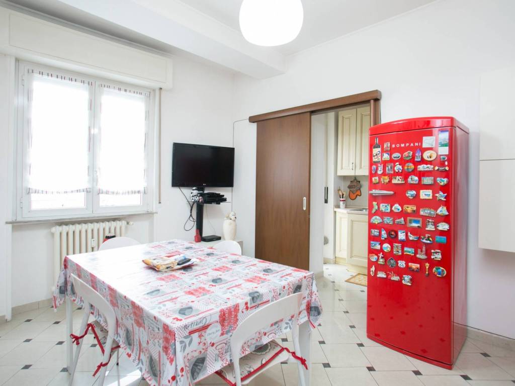 appartamento in affitto a Milano in zona Lorenteggio