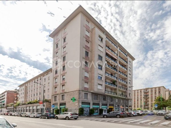 appartamento in vendita a Milano in zona Montalbino