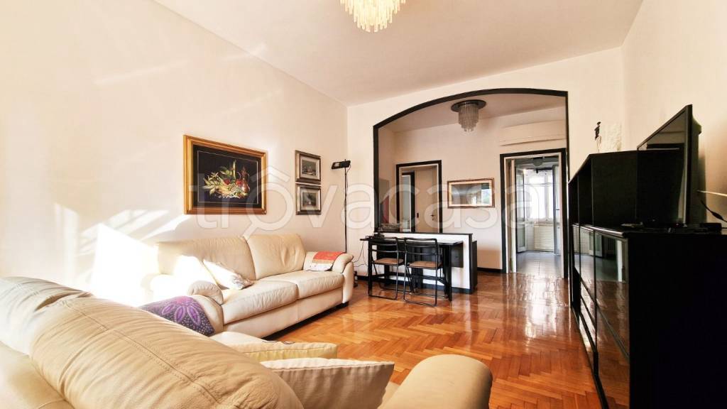 appartamento in affitto a Milano in zona Cinque Giornate