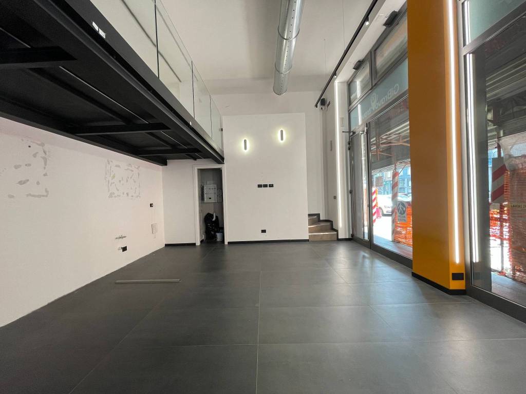 negozio in affitto a Milano