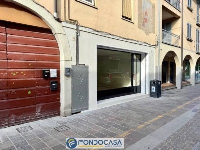 negozio in affitto a Milano