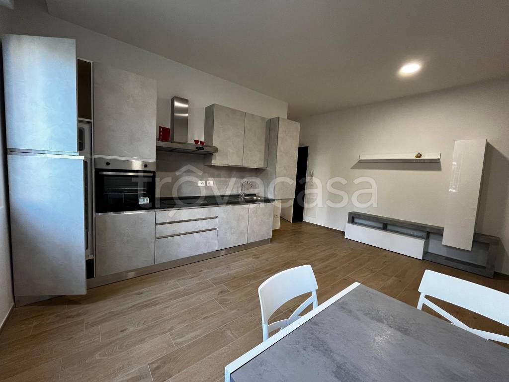 appartamento in affitto a Milano in zona Famagosta