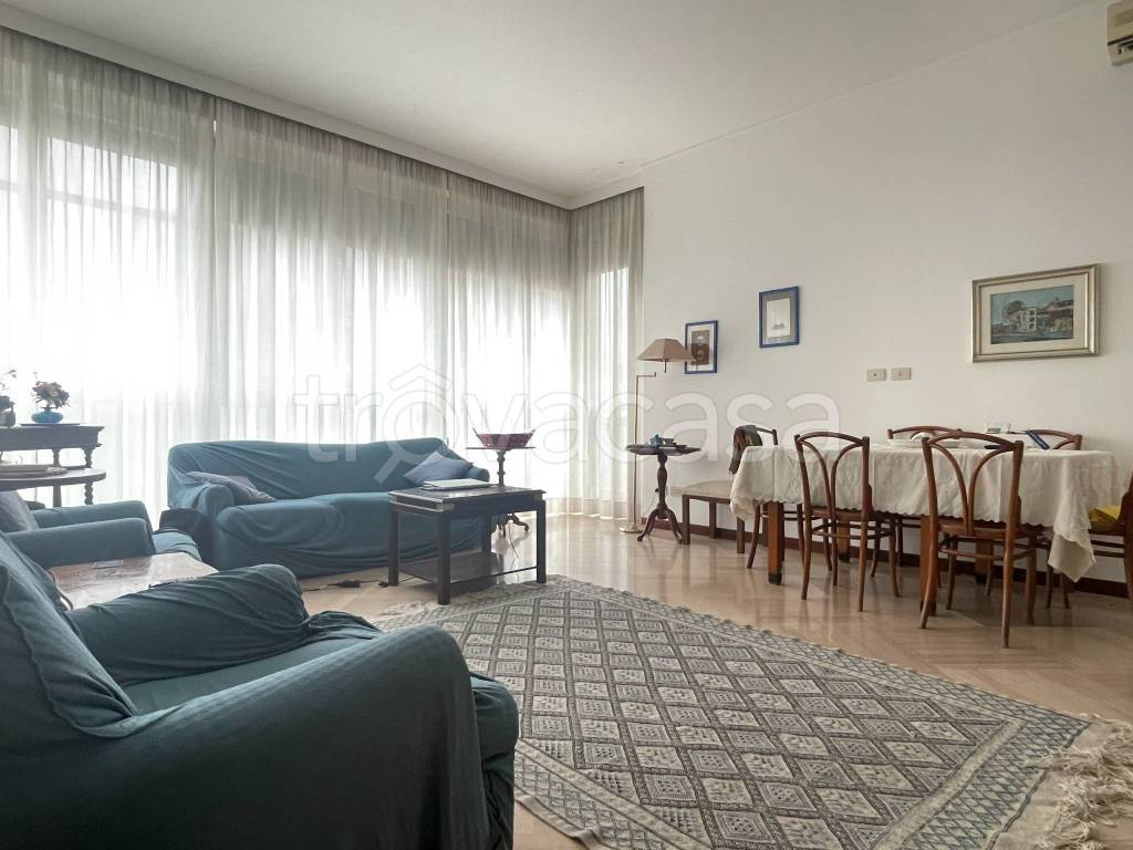 appartamento in affitto a Milano in zona Porta Ticinese