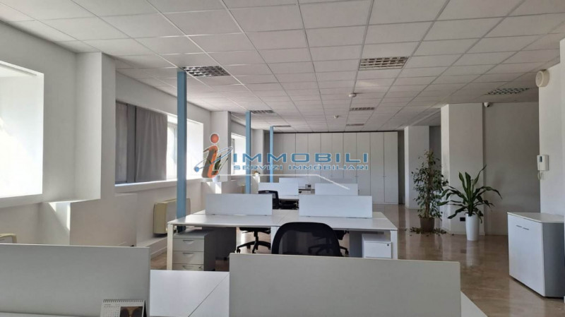 ufficio in affitto a Milano in zona Famagosta