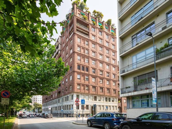 negozio in affitto a Milano in zona Porta Nuova