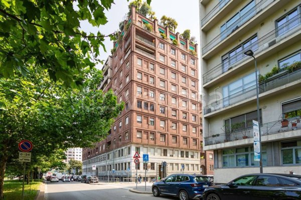 negozio in affitto a Milano in zona Porta Nuova