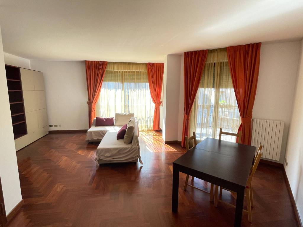 appartamento in affitto a Milano in zona Famagosta